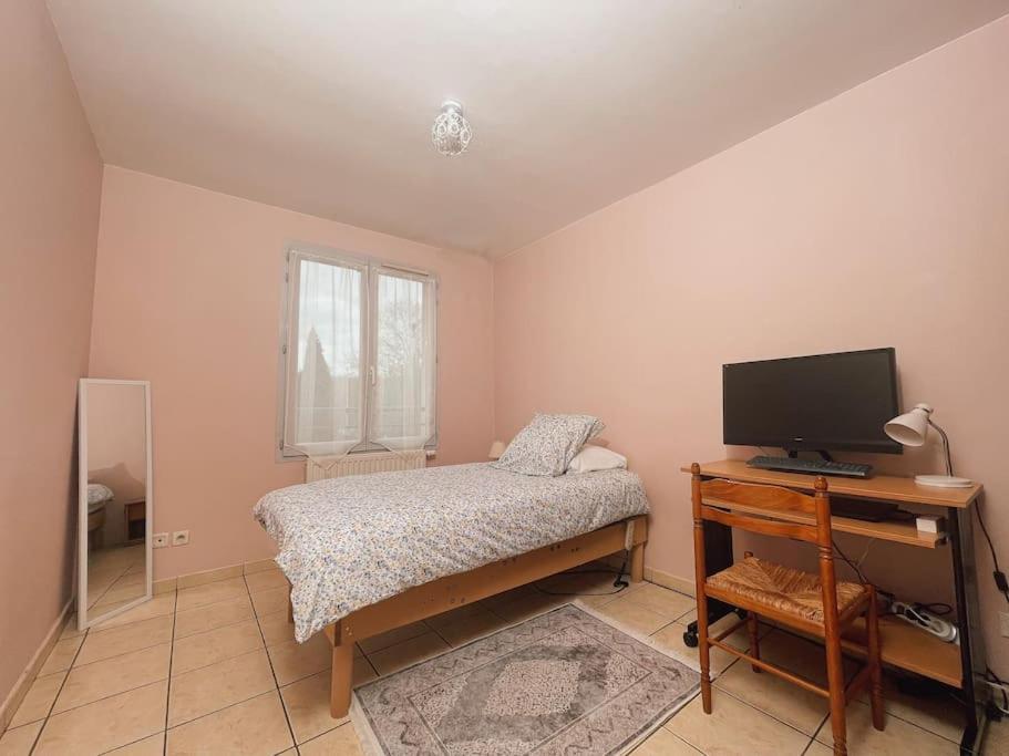 La Perle Rose Only Women Femmes Uniquement Lägenhet Vénissieux Exteriör bild